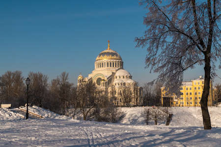 Russia. Kronstadt. St. Nicholas Sea Cathedral on a frosty February day.のeditorial素材