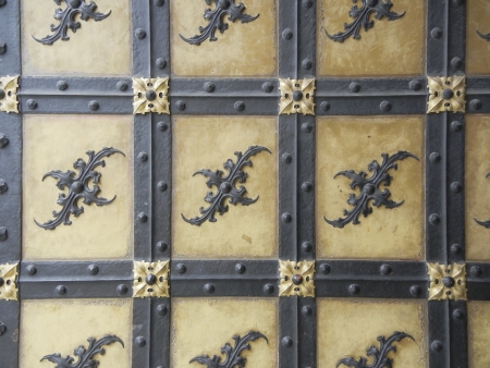 detailed fragment of ancient door from famous Neues Rathaus  New City Hall  building in Munich, Germanyの写真素材