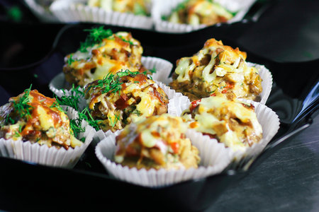 close up.meat muffins in the forms on the table in the restauranの写真素材