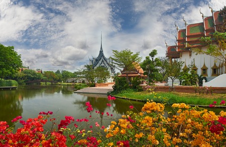 Ancient Siam (formerly known as Ancient City) is a park constructed under the patronage of Lek Viriyaphant and spreading over 200 acres (0.81 km2) in the shape of Thailand.のeditorial素材