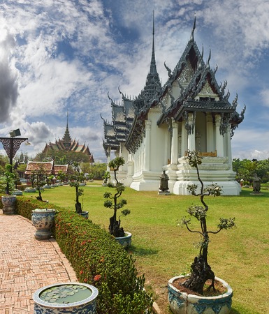Ancient Siam (formerly known as Ancient City) is a park constructed under the patronage of Lek Viriyaphant and spreading over 200 acres (0.81 km2) in the shape of Thailand.のeditorial素材