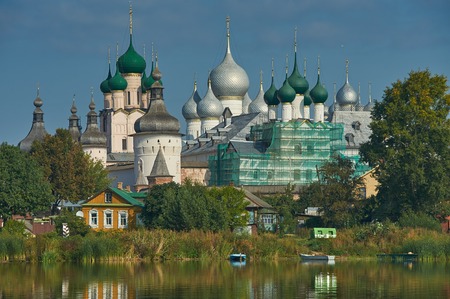Assumption Cathedral and church of the Resurrection in Rostov Kremlin. The ancient town of Rostov The Great is a tourist center of the Golden Ring of Russia.のeditorial素材