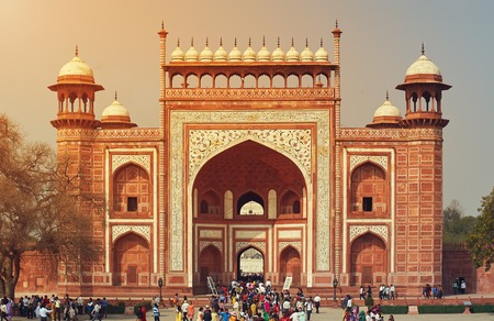 The Taj Mahal is an ivory-white marble mausoleum on the south bank of the Yamuna river in the Indian city of Agra, Uttar Pradesh, India.のeditorial素材