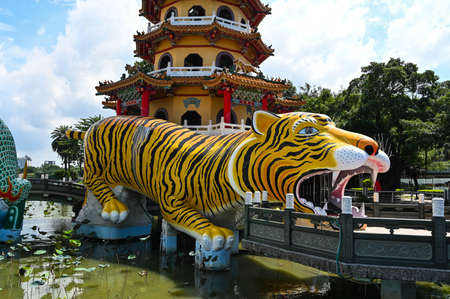 Kaohsiung, Taiwan - OCT 16, 2021: Dragon and Tiger Pagodas famous building in southern Taiwan.のeditorial素材