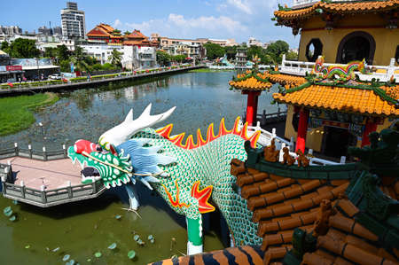 Kaohsiung, Taiwan - OCT 16, 2021: Dragon and Tiger Pagodas famous building in southern Taiwan.のeditorial素材