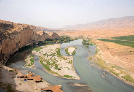 Tigris river flows through the ancient city of Hasankeyf in Batmanの写真素材