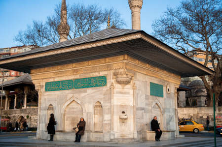 Uskudar,Ä°stanbul/Turkey - 3/30/2010: III. Ahmet Fountain in Uskudar squareのeditorial素材