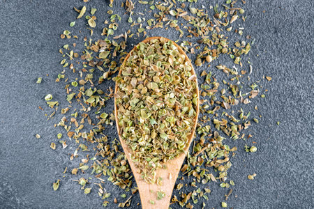 A spoonful of natural dried thyme, top viewの写真素材