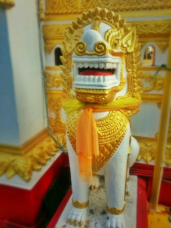 Statue in the templeの素材
