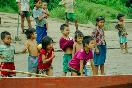 Pak Beng, Laos - Jul 20, 1998: Children in a small village along the Mekongのeditorial素材
