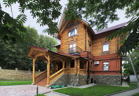 Belokurikha, Russia - August 02, 2013: Wooden cottage in the resort Belokuriha.のeditorial素材