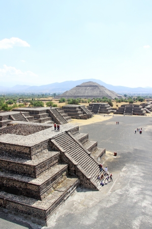 View of the Avenue of the Dead and the Pyramid of the Sun, from the Pyramid of the Moon in Teotihuacan, Mexicoの写真素材