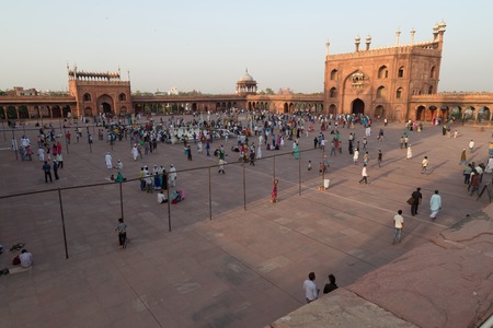 JAMA MASJID, DELHI, INDIA - OCTOBER 11, 2015: It is the largest mosques in India with people entering. The mausoleum is visited by thousands of Muslims people every week. The courtyard can accommodate more than 25,000 persons.のeditorial素材