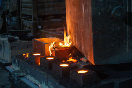 the chill mold cools down after pouring liquid steel