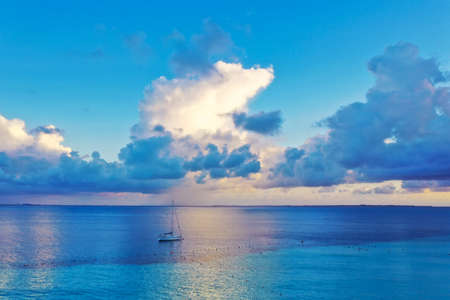 Sunrise over the oceanの写真素材