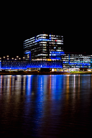 blurry reflections on the water.のeditorial素材