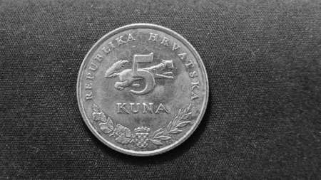 London, United Kingdom, November 30, 2020: An closeup macro detail of 5 Croatian Kuna coin. Reverseのeditorial素材