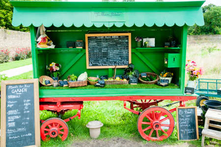 London, United Kingdom, July 19, 2017: Fulham Palace Barrow, stall vegetables gardens sell foods directly to publicのeditorial素材