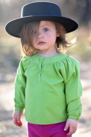 portrait of little girl outdoors in summerの写真素材