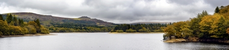 Autumn colour at the Burrator Resovoir in Dartmoor National Park in Devonの写真素材