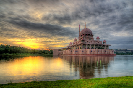 sunrise at putra mosqueの写真素材