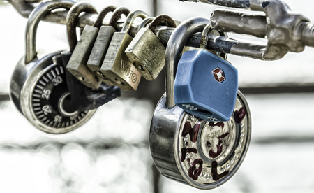 Padlocks for lovers at Brooklyn bridgeのeditorial素材