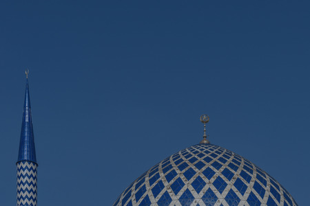 Minaret and Dome of the Sultan Salahuddin Abdul Aziz Shah Mosque is the state mosque of Selangor, Malaysia. It is known as Blue Mosque. Its construction finished in 1988. The Minaret height is 142.3mの写真素材