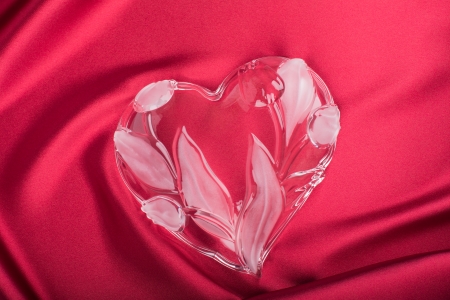 Ð¡rystal heart on the vinous silkの写真素材