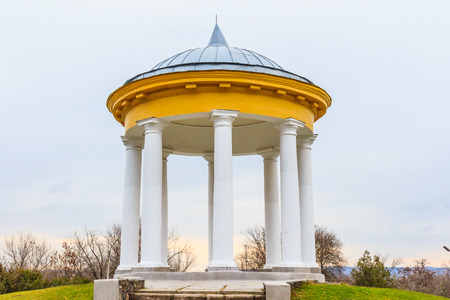 The royal rotunda stands on the central avenue of the Park. Ostrovsky. Next to it is a monument to the writer N. Ostrovsky. Around the vent tree there are three concentric circles of terraces. The park is a favorite vacation spot for residents and visitors of the city.の写真素材