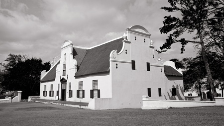 Groot Constantia, the finest surviving example of Cape Dutch architecture, and one of South Africaâs foremost historical monuments tourist attractions, dates back to 1685. Groot Constantia has been producing wine for more than three centuries. In 1685, の写真素材