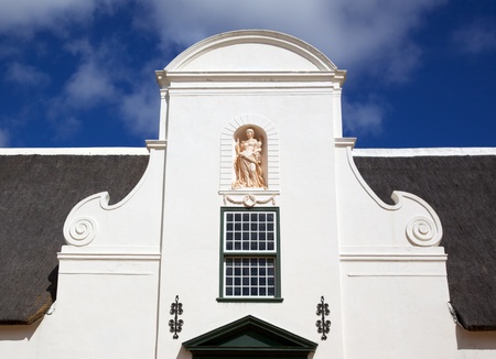 Groot Constantia, the finest surviving example of Cape Dutch architecture, and one of South Africaâs foremost historical monuments tourist attractions, dates back to 1685. Groot Constantia has been producing wine for more than three centuries. In 1685, の写真素材