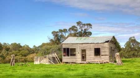 An abandoned farmhouse near the hamlet of Karridale in the Margaret River region of Western Australia のeditorial素材