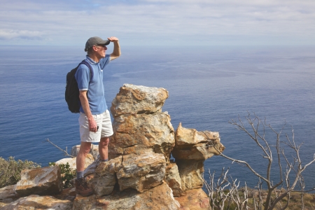 A hiker pauses along the Chapmanのeditorial素材