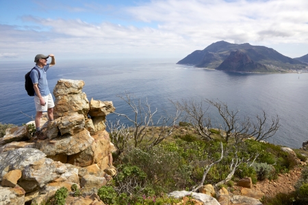 A hiker pauses along the Chapmanのeditorial素材