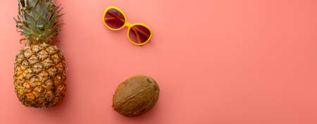 summer background of fern, ice cubes on pink backgroundの写真素材