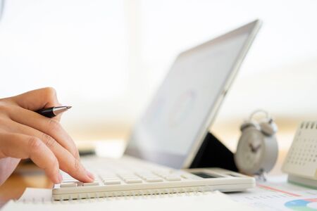 owner Sitting on the annual tax calculation Bracelets from turnover To reduce the tax. using as...