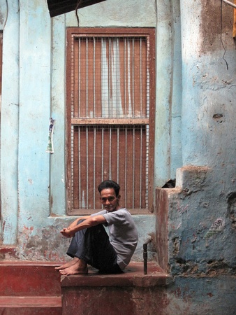 KOLKATA INDIA - JANUARY 25: Streets of Kolkata. Portrait of Indian man on January 25, 2009 in Kolkata,                               のeditorial素材