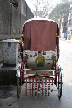 KOLKATA, INDIA - FEBRUARY 01: riksha taxi in Kolkata on February 01, 2009. The cheaper and simplest public transportation which give poor people work.のeditorial素材