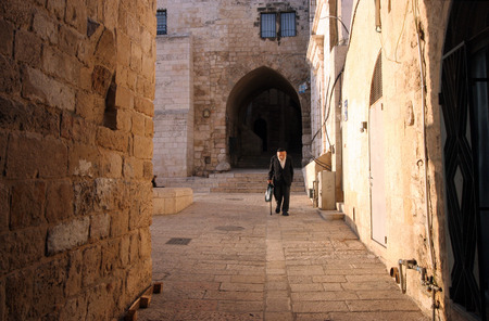 The narrow street in the Old City of Jerusalem  October 02, 2006 in Jerusalem, Israel  Old Jerusalem is one of most sacred towns in the world のeditorial素材
