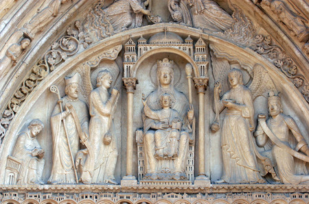 Virgin and Child on a throne, Notre Dame Cathedral, Paris, Portal of St  Anneのeditorial素材