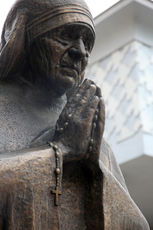 Mother Teresa monument in Skopje on May 16, 2013. Mother Teresa monument Humanitarian Worker and Nobel Prize Winner in Skopje, Macedonia.のeditorial素材