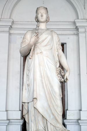 Statue of Queen Victoria, Indian Museum in Kolkata, West Bengal, Indiaのeditorial素材