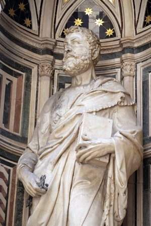 Saint Peter by Filippo Brunelleschi , Orsanmichele Church in Florence, Tuscany, Italyのeditorial素材