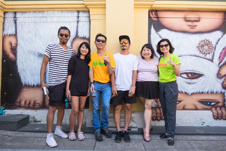 Artist Alex Face and staff was taken photo before remove his mural artwork of an iconic character 'Mardi'のeditorial素材