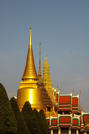 The emerald budda temple in part of the grand palace at noon の写真素材