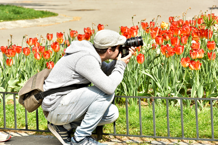 Netherlands Amsterdam 5 May 2018. Street photographer in Amsterdam.のeditorial素材