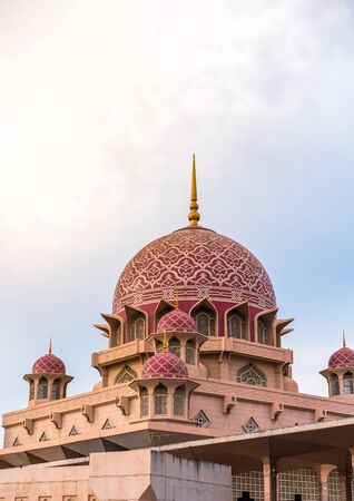 PUTRAJAYA - DECEMBER 29 :Putra Mosque on 29 December 2018, Putra Mosque or known as Pink mosque is located in Putrajaya Malaysia and it is one of main attraction of local and foreigner visitors.のeditorial素材