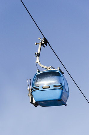 Cable car over mountain landscape. Pirin mountains, ski resort Bansko, Bulgariaの写真素材
