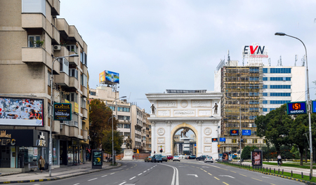 SKOPJE, MACEDONIA - circa NOE, 2016: Gate Of Triumph, Macedonia and statue of Alexander the great (worior)のeditorial素材