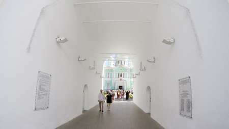 Tourists at passage to Great monasteries of Russia. The city of Diveevoのeditorial素材